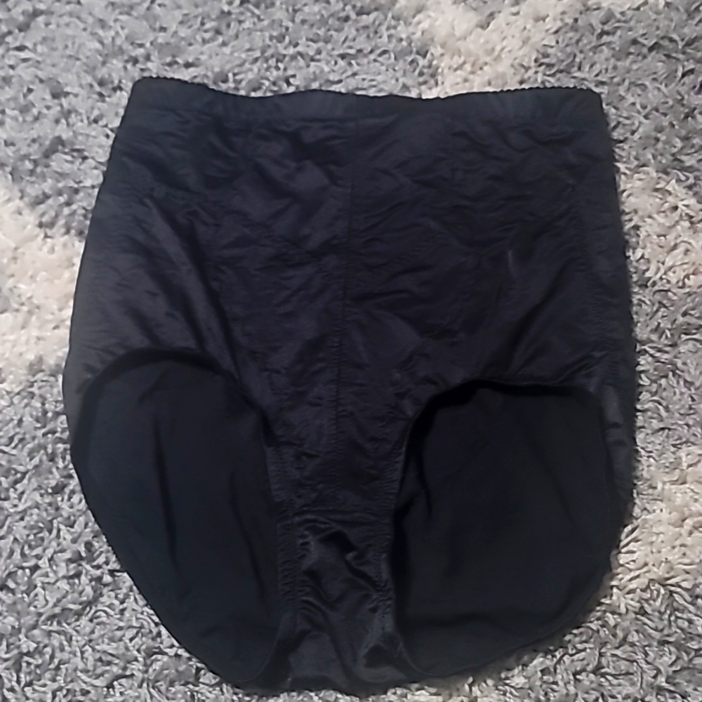 Smoothing high waisted panties